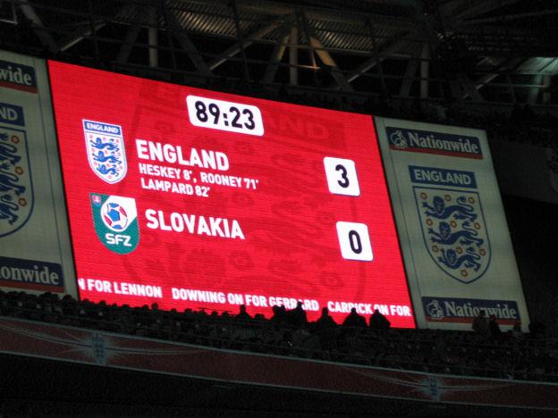 footbal at wembley (18).jpg - A ešte pokraćujeme v nakupovaní...:o)